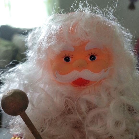 Santa Claus, knitted clothes,,no hat, beautiful detail in clothes. - Picture 2 of 7